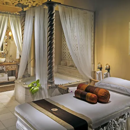 La Caleta Sleeps 4 Pool Wifi Villa